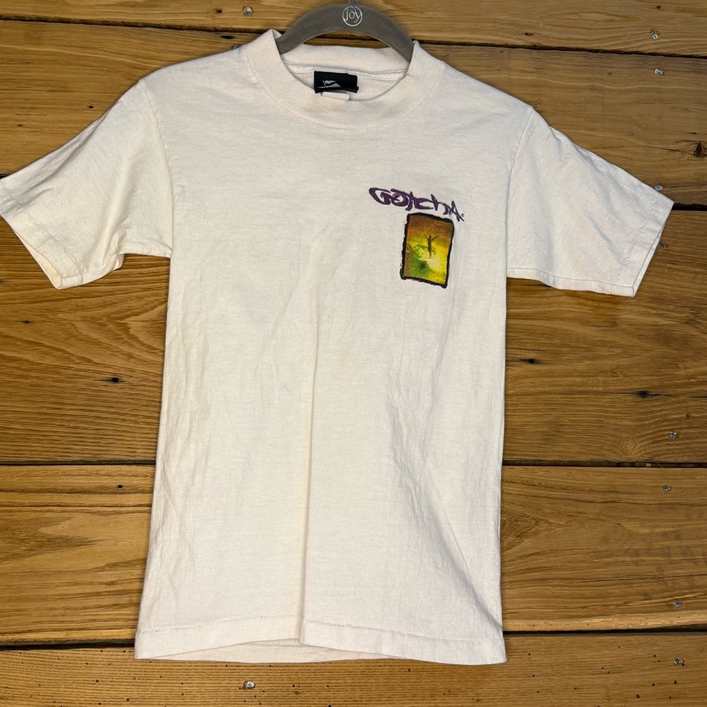 Vintage 90s Gotcha Single Stitch Surf Tee
Youth Medium